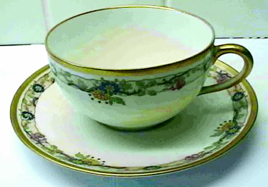 AHR652 Flat Cup & Saucer Set by Charles Ahrenfeldt-1