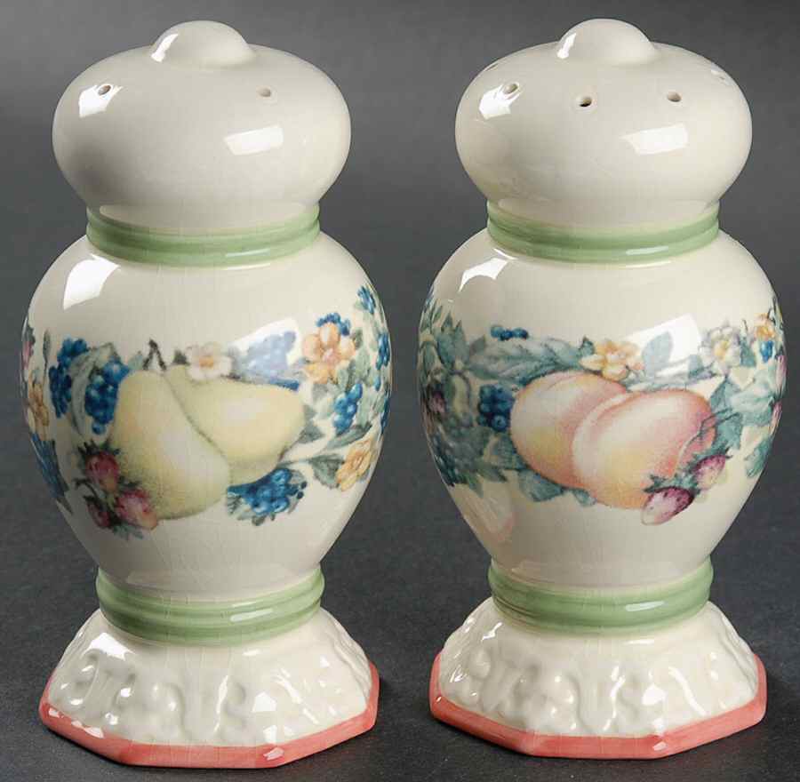 Sweet Country Harvest Salt & Pepper Set by Avon-1