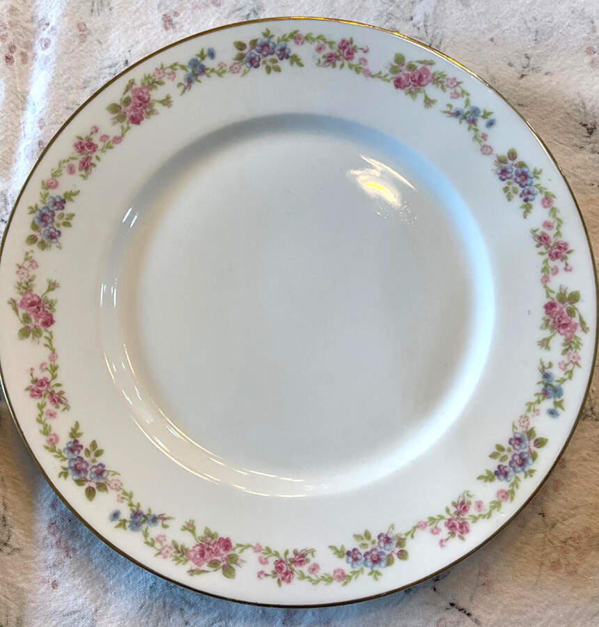 AHR677 Dinner Plate by Charles Ahrenfeldt-1