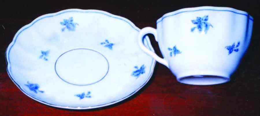 ARA116 Flat Cup & Saucer Set by Arabia of Finland-1