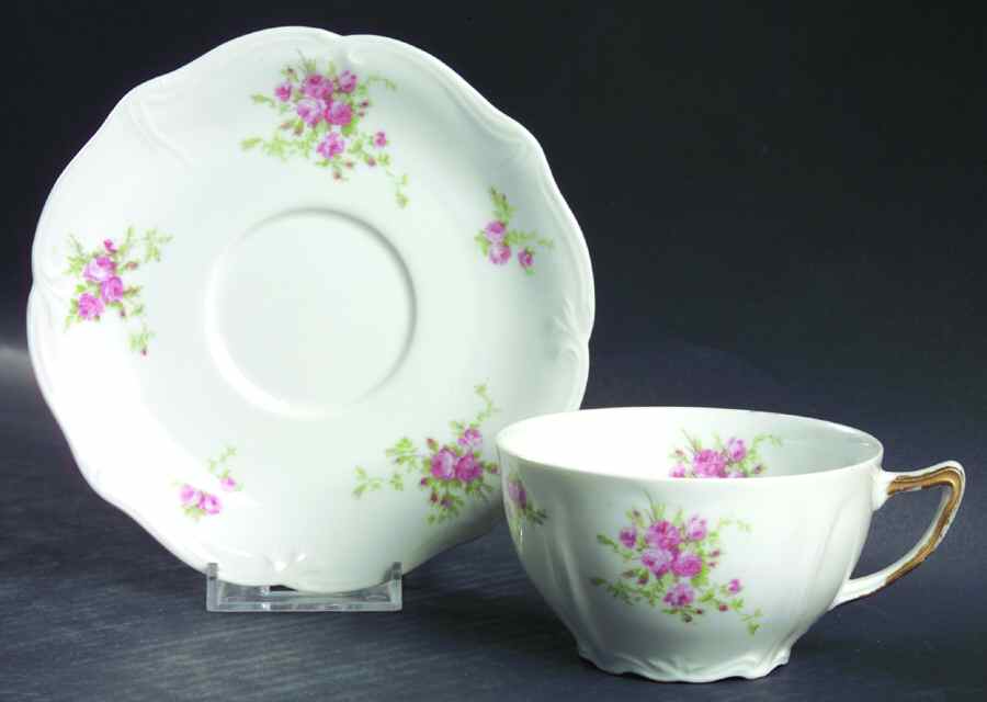 AHR686 Flat Cup & Saucer Set by Charles Ahrenfeldt-1