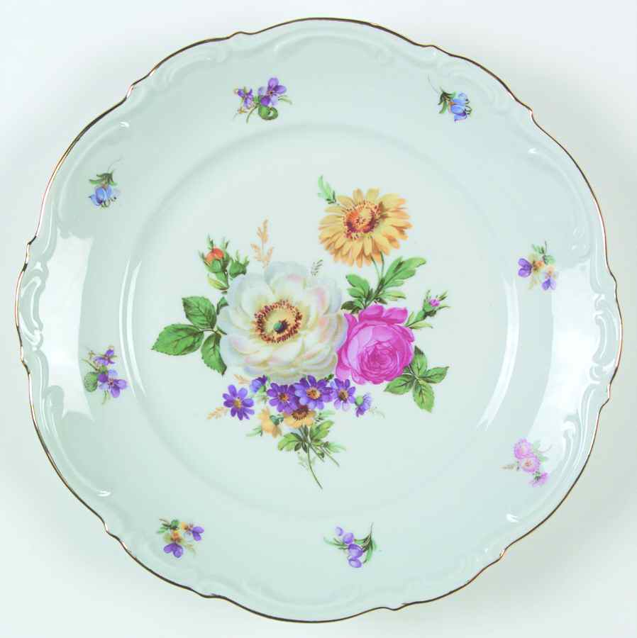 Mariechen Dinner Plate by Amzo-1