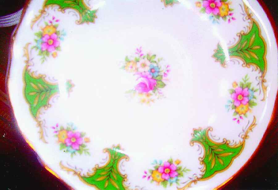 6305 Saucer by Arklow-1