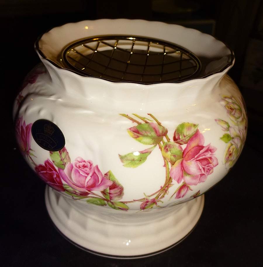 Elizabeth Rose (Smooth) Rose Bowl by John  Aynsley & Sons-1