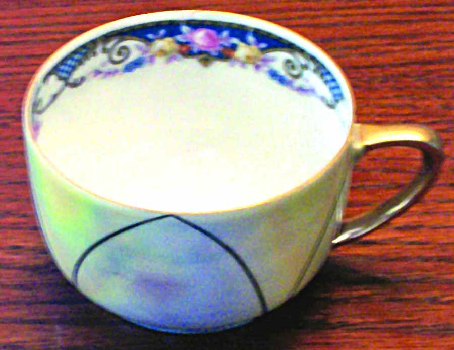 ALZ6 Flat Cup by A Laufer (Czech)-1