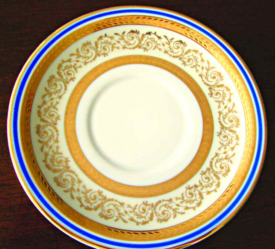 AHR729 Saucer by Charles Ahrenfeldt-1
