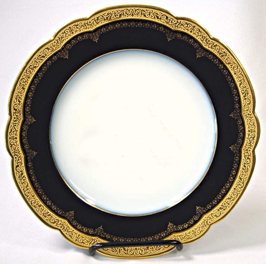 AED7 Dinner Plate by Alfred Hache-1