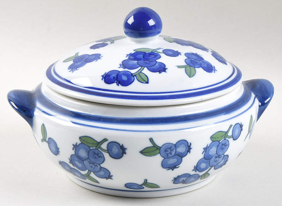 Blueberry 1 Qt Round Covered Casserole by April Cornell-1