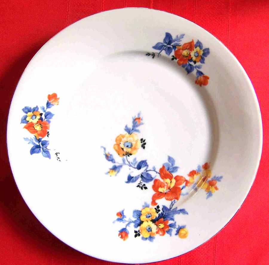 ALZ7 Dinner Plate by A Laufer (Czech)-1