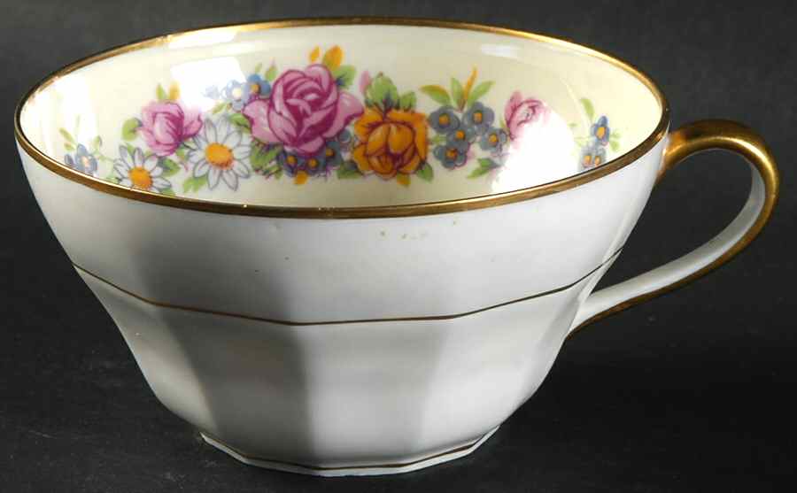 AHR751 Flat Cup by Charles Ahrenfeldt-1