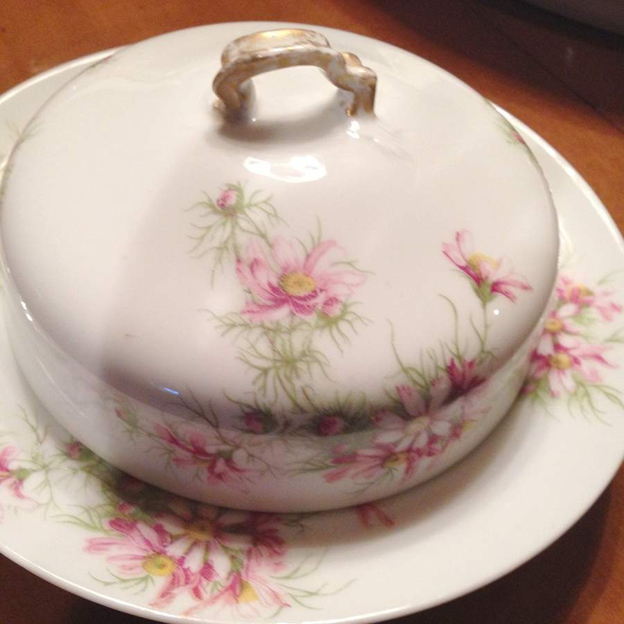 AHR754 Round Covered Butter by Charles Ahrenfeldt-1