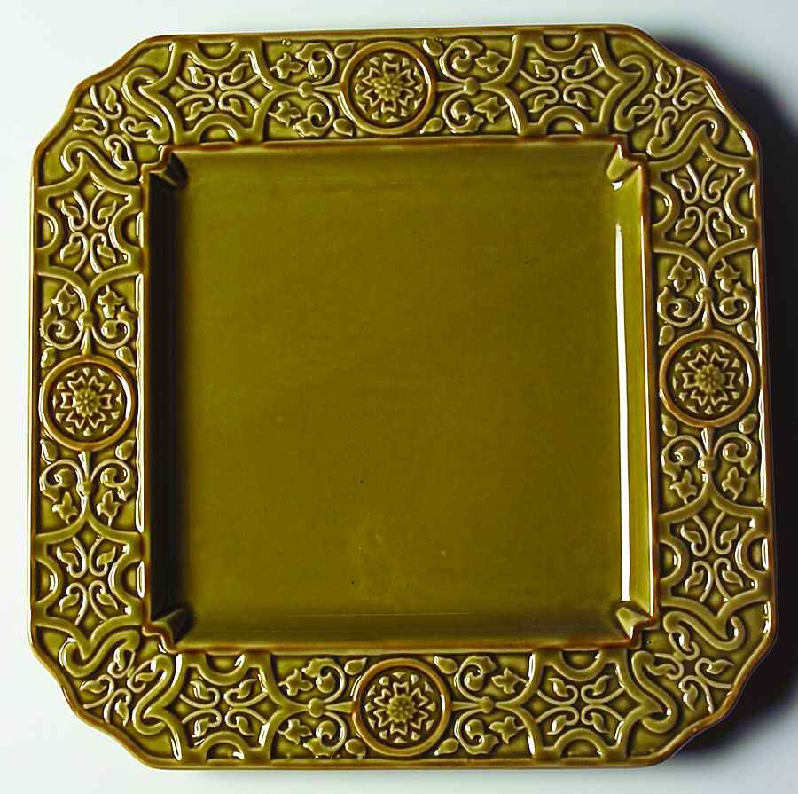 Medallion Avocado Dinner Plate by American Atelier-1