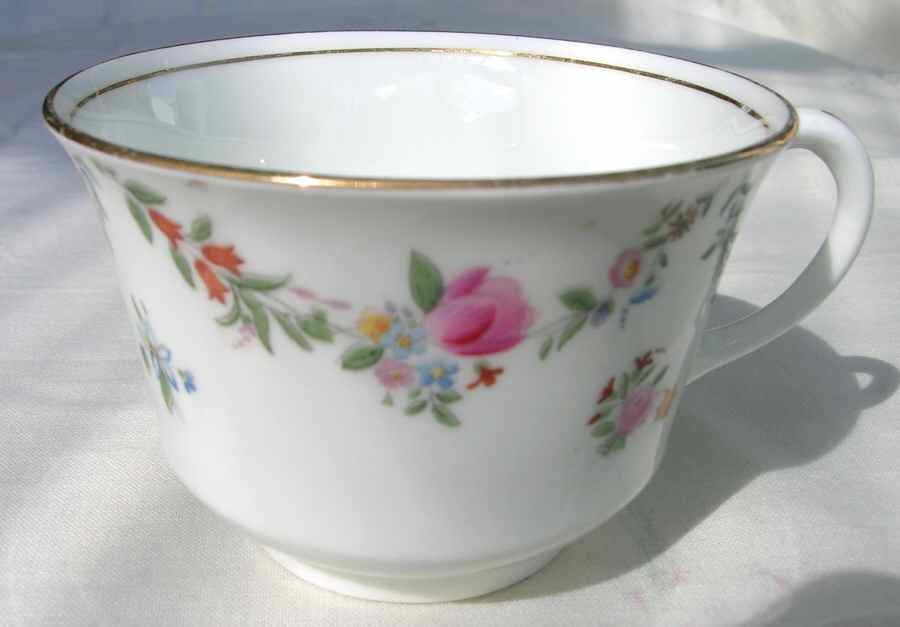 AYN181 Footed Cup by John  Aynsley & Sons-1