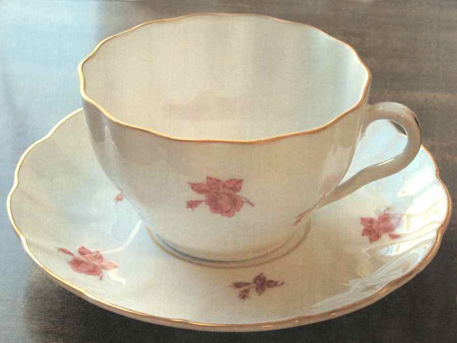ARA133 Flat Cup & Saucer Set by Arabia of Finland-1