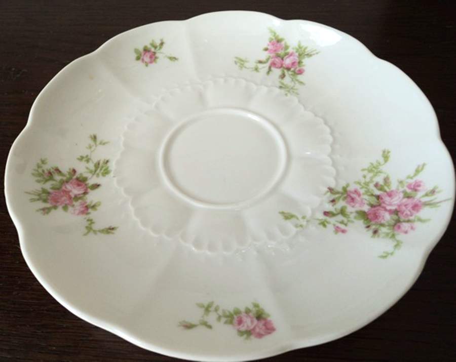 AHR776 Saucer by Charles Ahrenfeldt-1