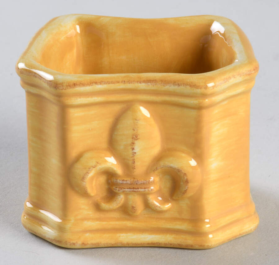 Fleur de Lis Yellow Napkin Ring by Artimino-1