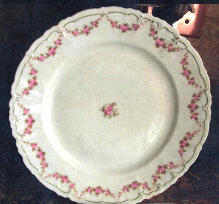 733 Dinner Plate by Altrohlau-1