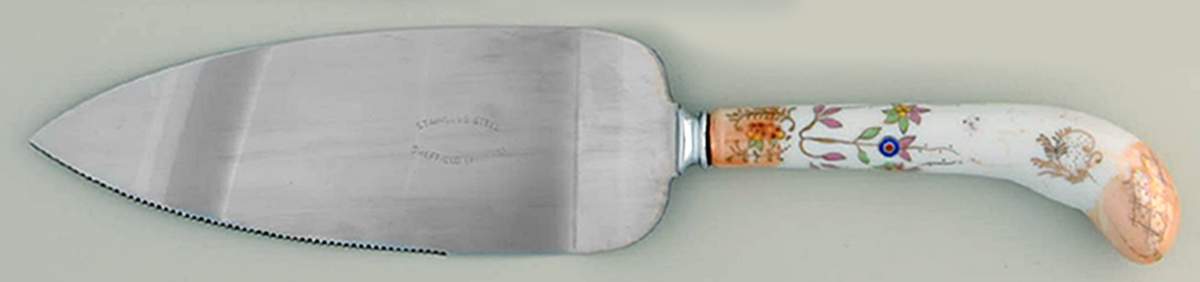 Floraine (Orange) Pie & Cake Server with Stainless Blade by A & E Lewis (Germany)-1