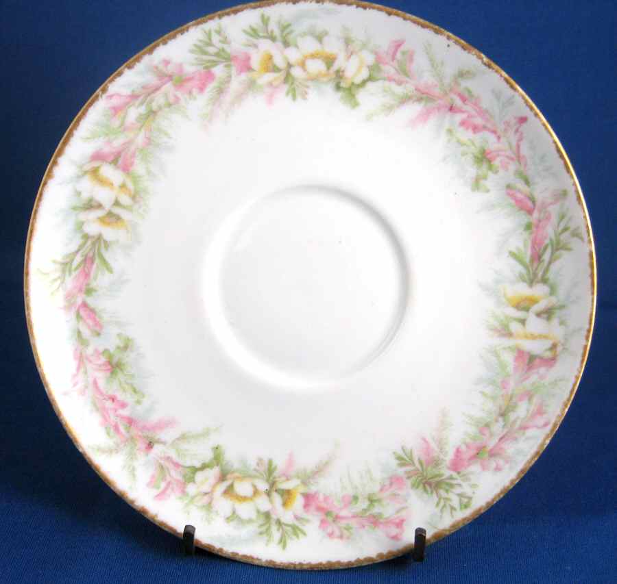 AHR798 Saucer by Charles Ahrenfeldt-1
