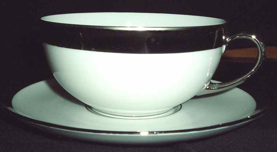 ARZ216 Footed Cup & Saucer Set by Arzberg-1