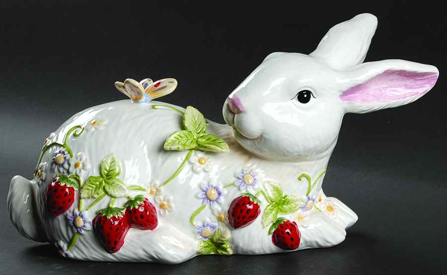AOA1 Large Rabbit Figurine by Astor Lane-1
