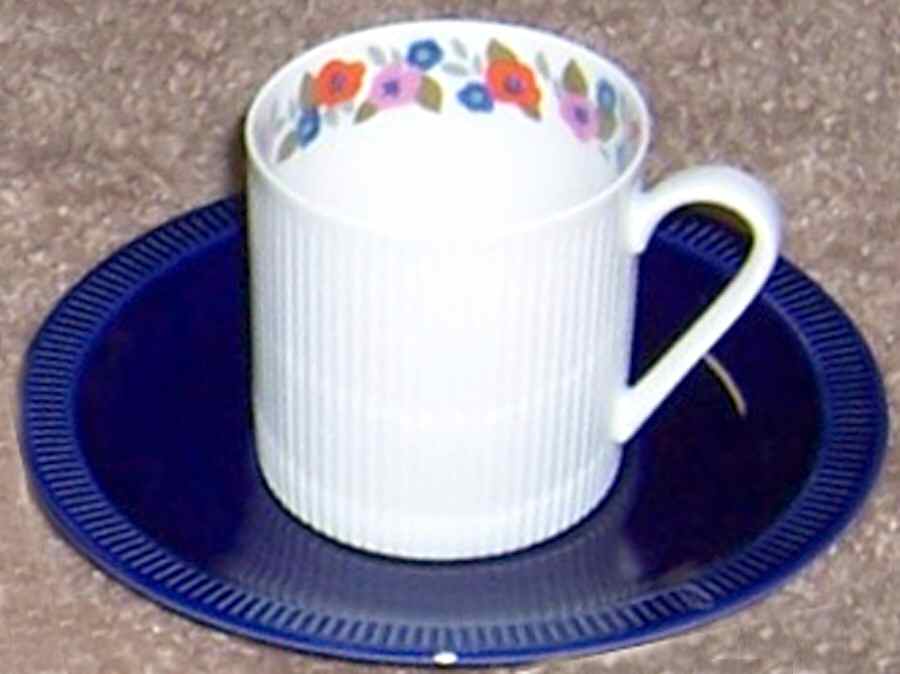 ARZ217 Flat Cup & Saucer Set by Arzberg-1