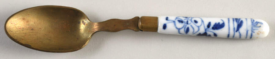 Floraine (Blue Onion) Teaspoon by A & E Lewis (Germany)-1
