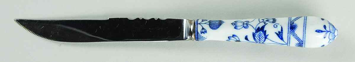 Floraine (Blue Onion) Individual Fruit Knife by A & E Lewis (Germany)-1