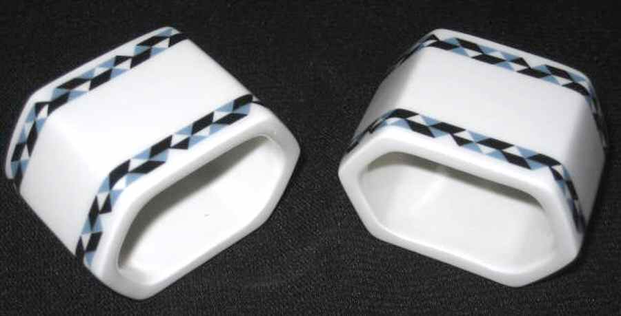 ARA138 Napkin Ring by Arabia of Finland-1