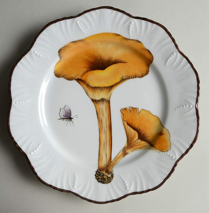 Les Champignons Dinner Plate by Alberto Pinto-1
