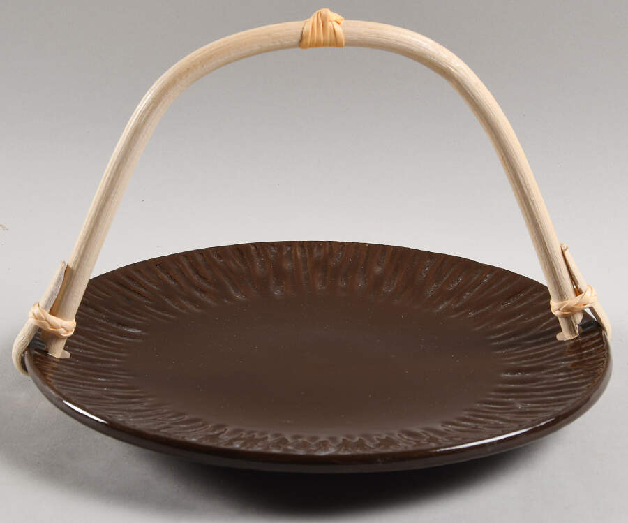 Palette Chocolate (Brown) 5 3/8"-5 5/8" Bamboo Handled Serving Plate  HC by Ambiance-1