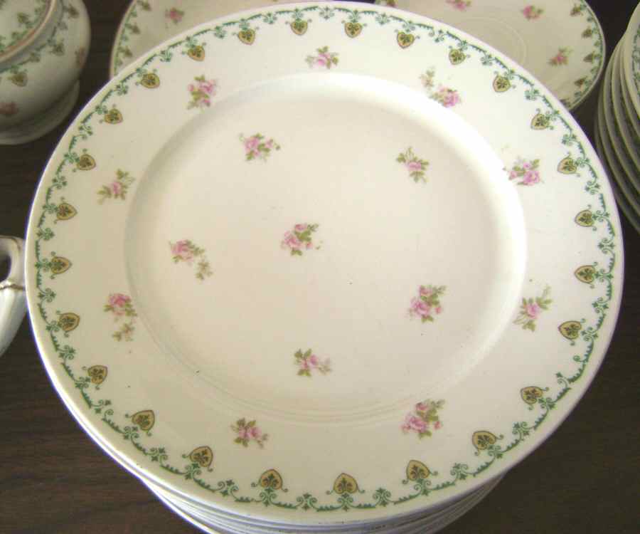 ALT590 Dinner Plate by Altrohlau-1
