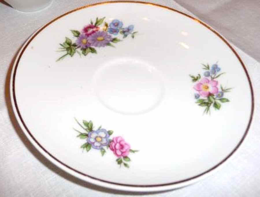 AHR835 Saucer by Charles Ahrenfeldt-1