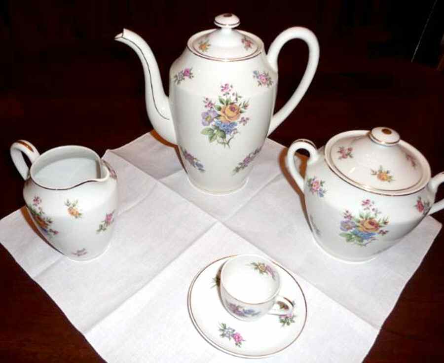 AHR835 Flat Cup & Saucer Set by Charles Ahrenfeldt-1
