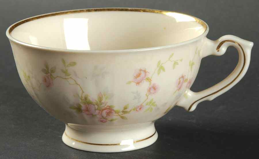 ABE42 Footed Cup by Aberdeen-1