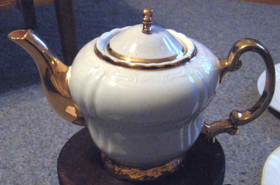 2181 Teapot & Lid by Arnart-1