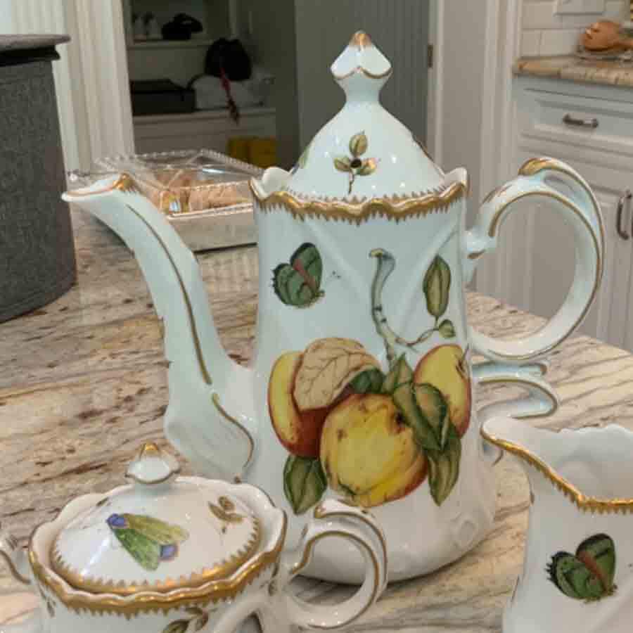 Giftware Coffee Pot & Lid by Anna Weatherley-1