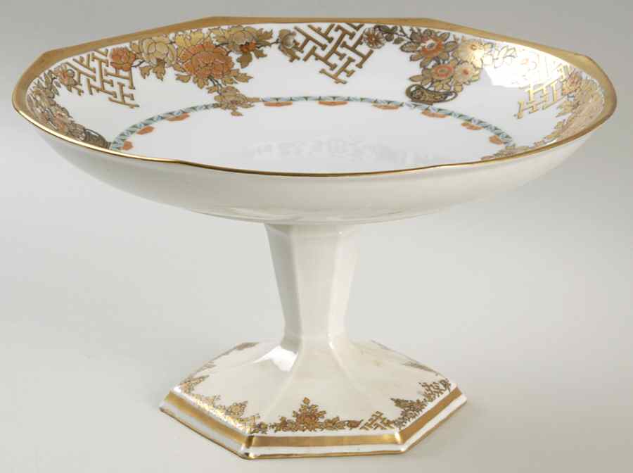 1364 9" Diameter Pedestal Cake Stand by Altrohlau-1