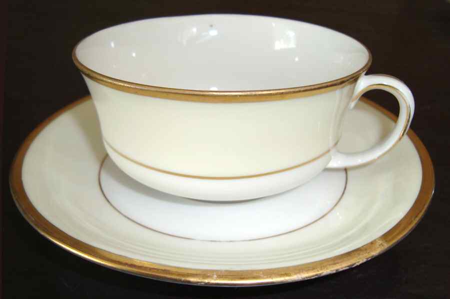 ALT613 Flat Cup & Saucer Set by Altrohlau-1