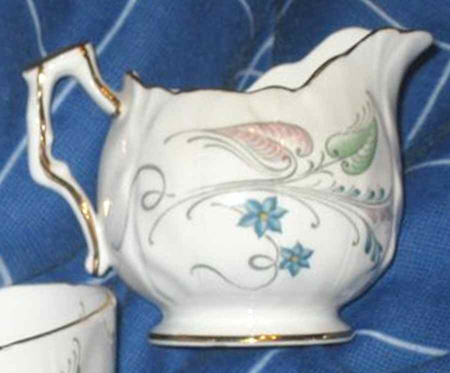 AYN203 Creamer by John  Aynsley & Sons-1