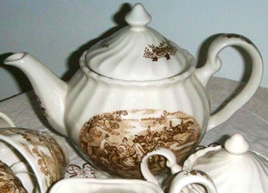 Homestead (Brown) Teapot & Lid by Allerton's-1