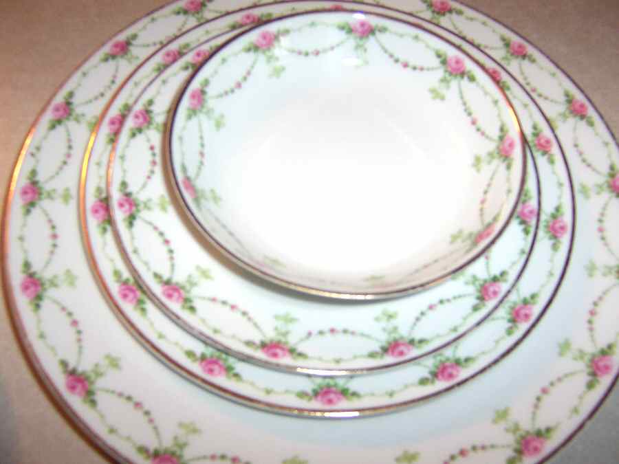 AHR868 Dinner Plate by Charles Ahrenfeldt-1