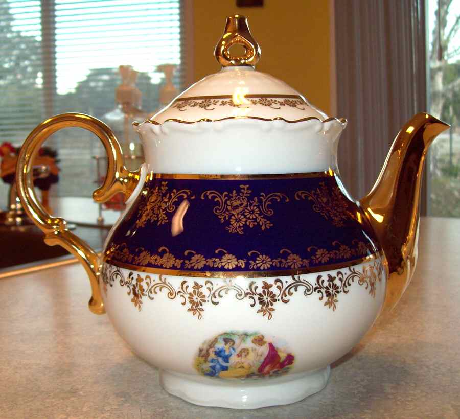 2295 Teapot & Lid by Altrohlau-1