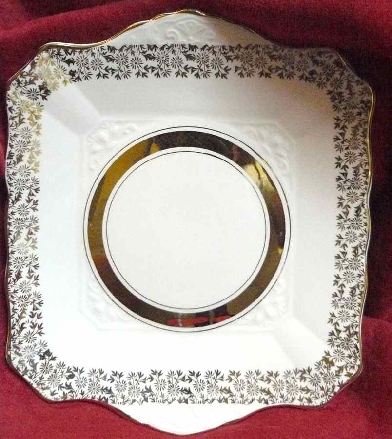 A1Y1 Handled Cake Plate by Ashley (England)-1