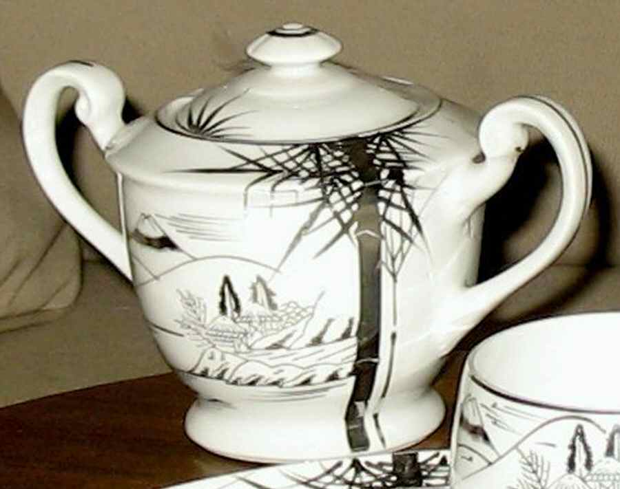 ART41 Sugar Bowl & Lid by Arita-1