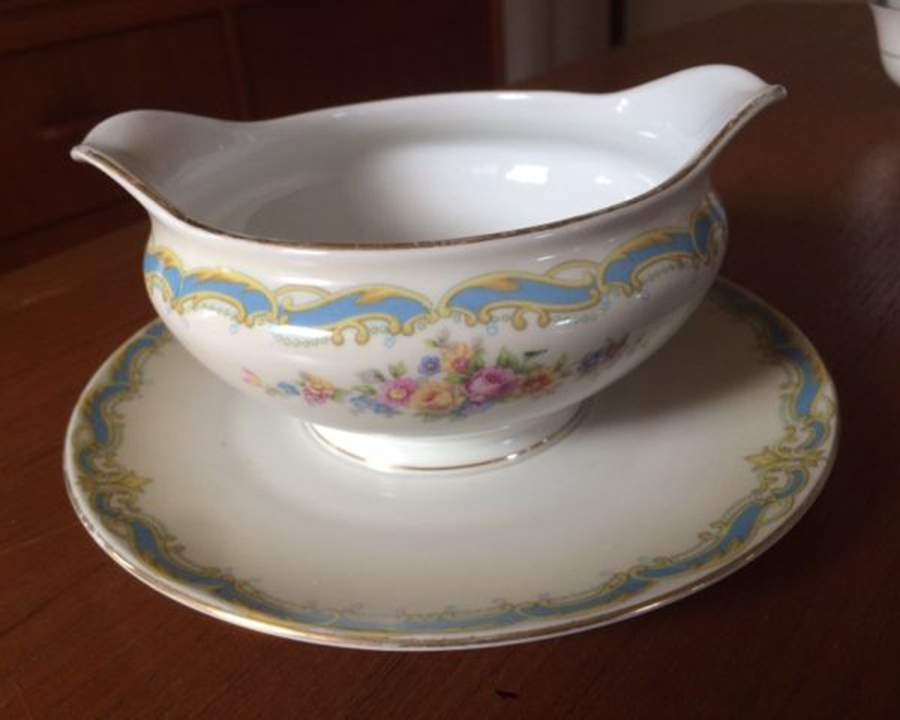 ALT640 Gravy Boat with Attached Underplate by Altrohlau-1