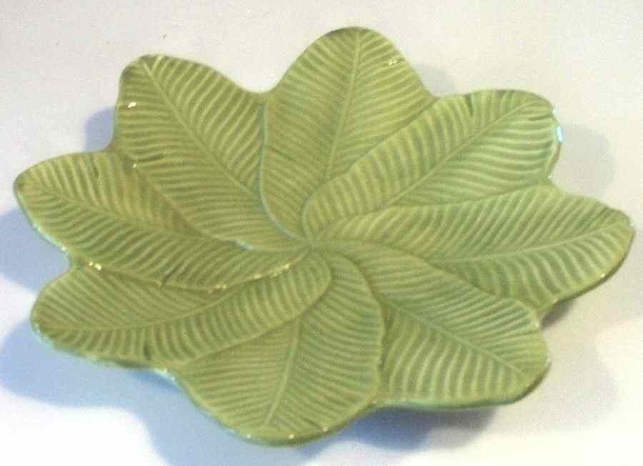 Kiwi Figural 9" Leaf Plate by Ambiance-1