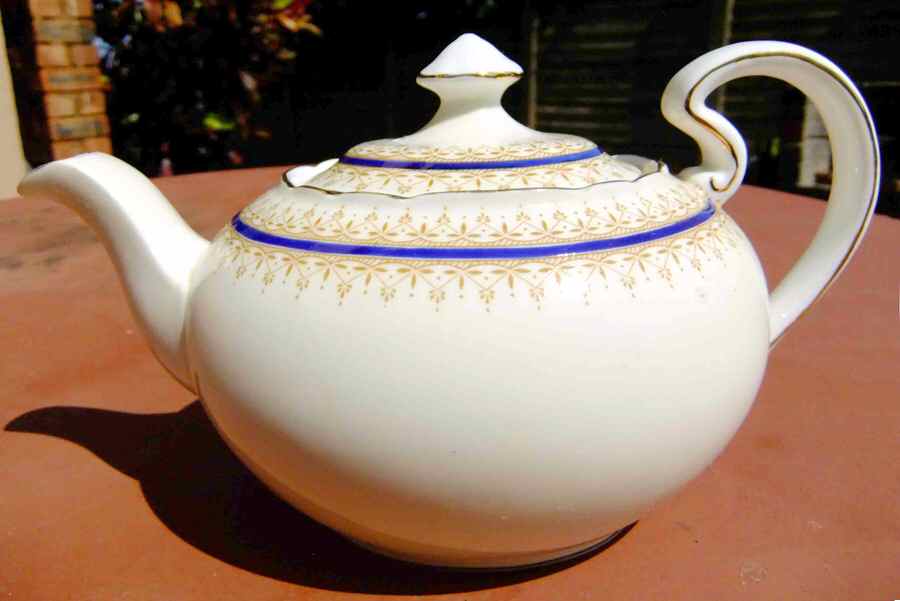 B5224-6 Teapot & Lid by John  Aynsley & Sons-1