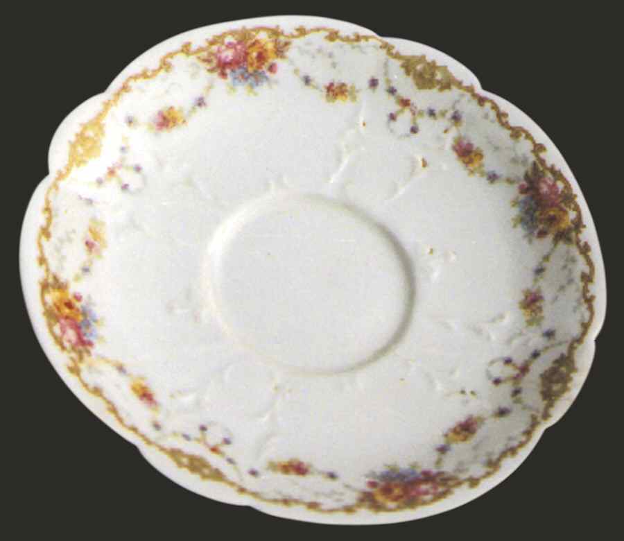 AHR894 Saucer by Charles Ahrenfeldt-1