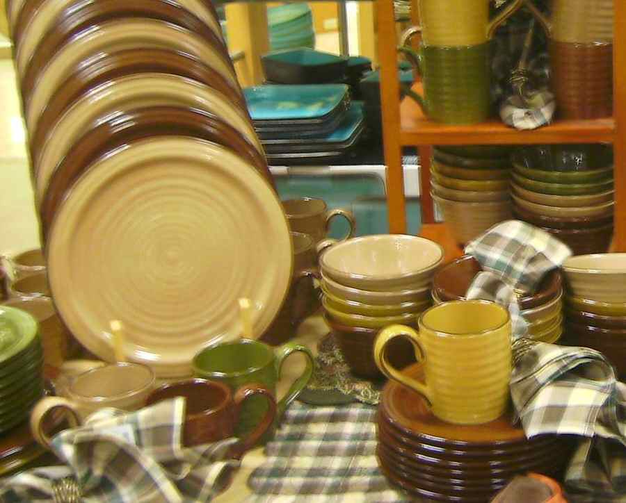 Villa Cortona Chocolate Dinner Plate by Artimino-1